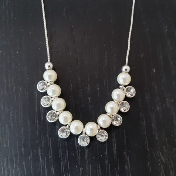 SAQ Faux Pearl Rhinestone Beaded Silver Toned Chain NECKLACE 17 Inches - Picture 9 of 12